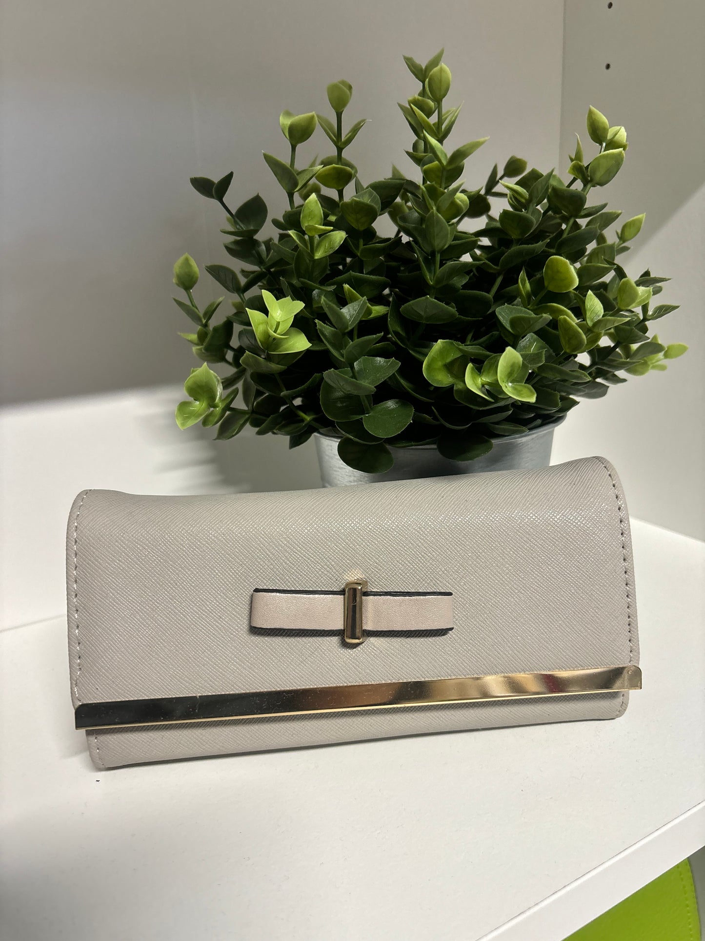 GRAY BOW WALLET