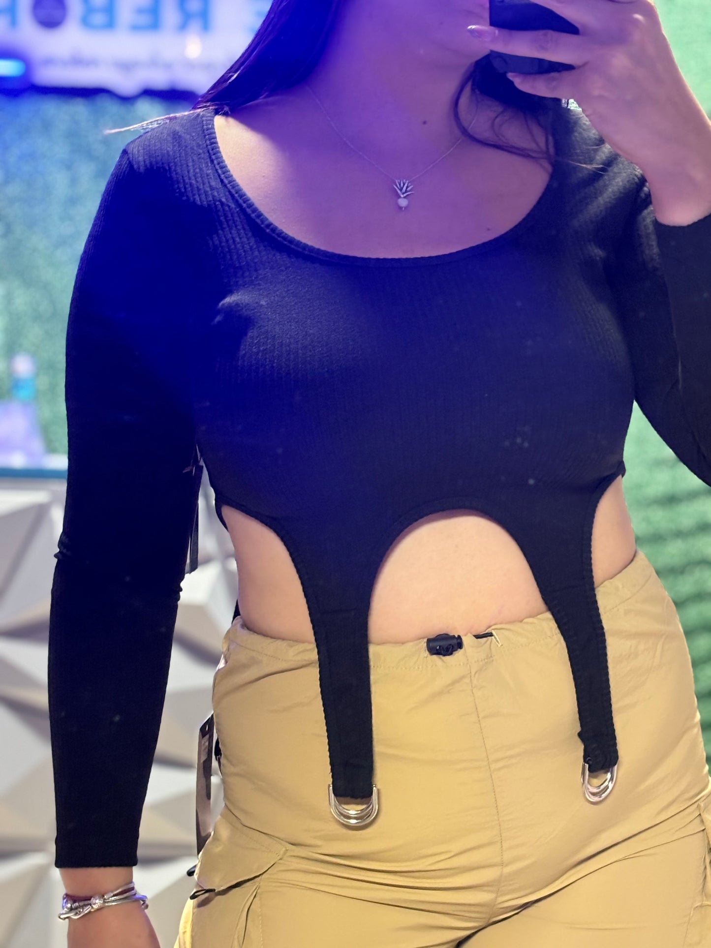 BLACK TOP