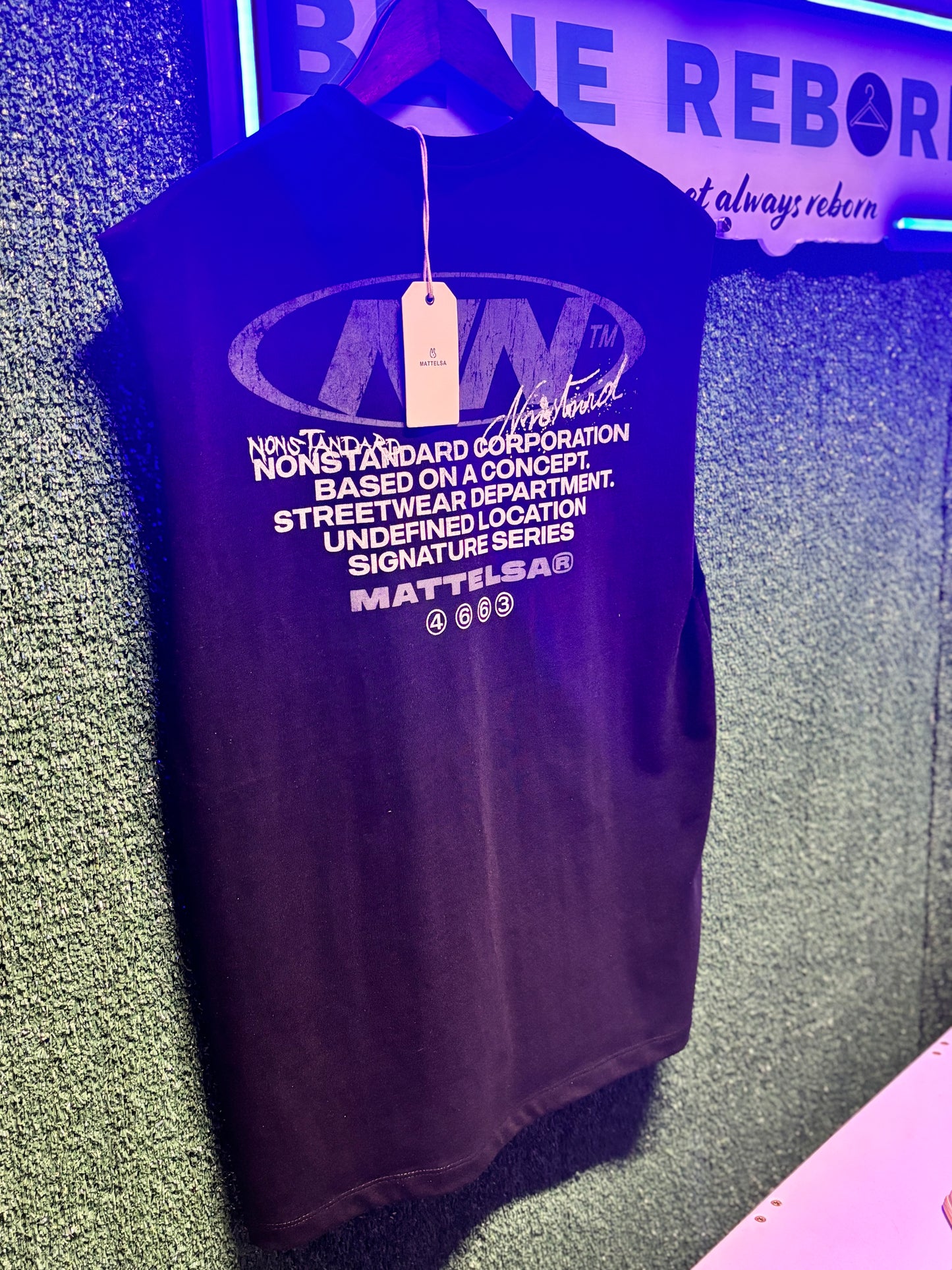 NON STANDARD TANK BLACK