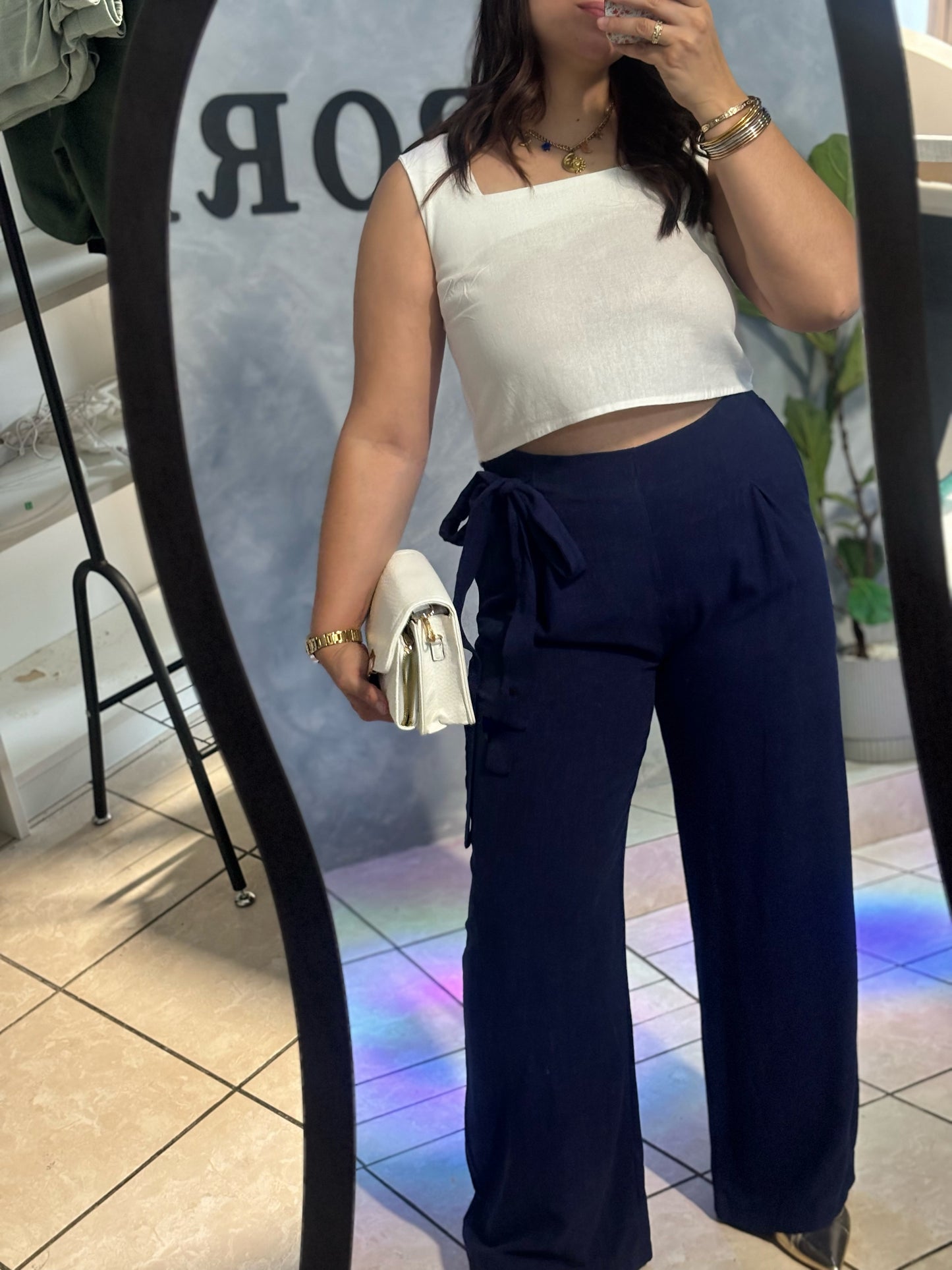 WHITE SQUARE TOP