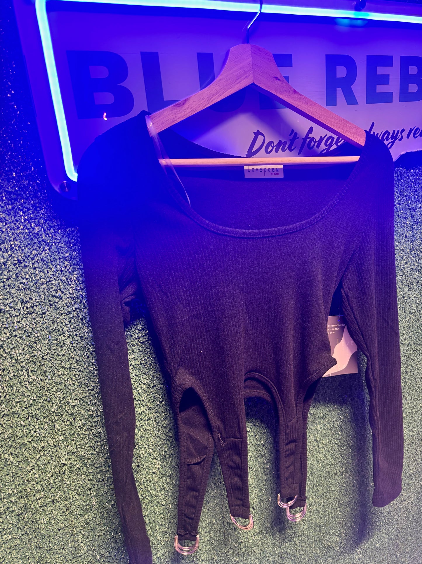 BLACK TOP