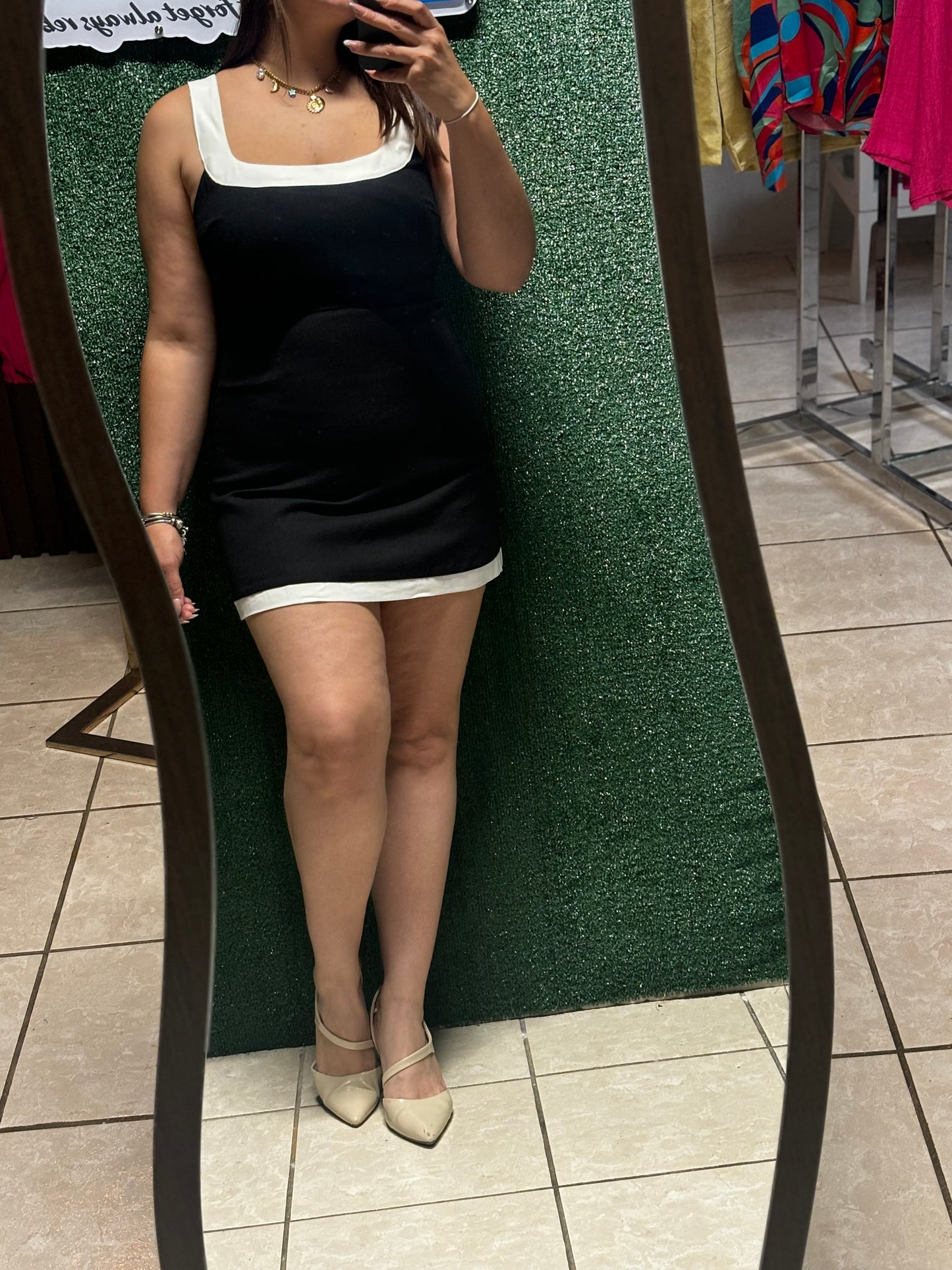 TRIM SLEEVELESS MINI DRESS