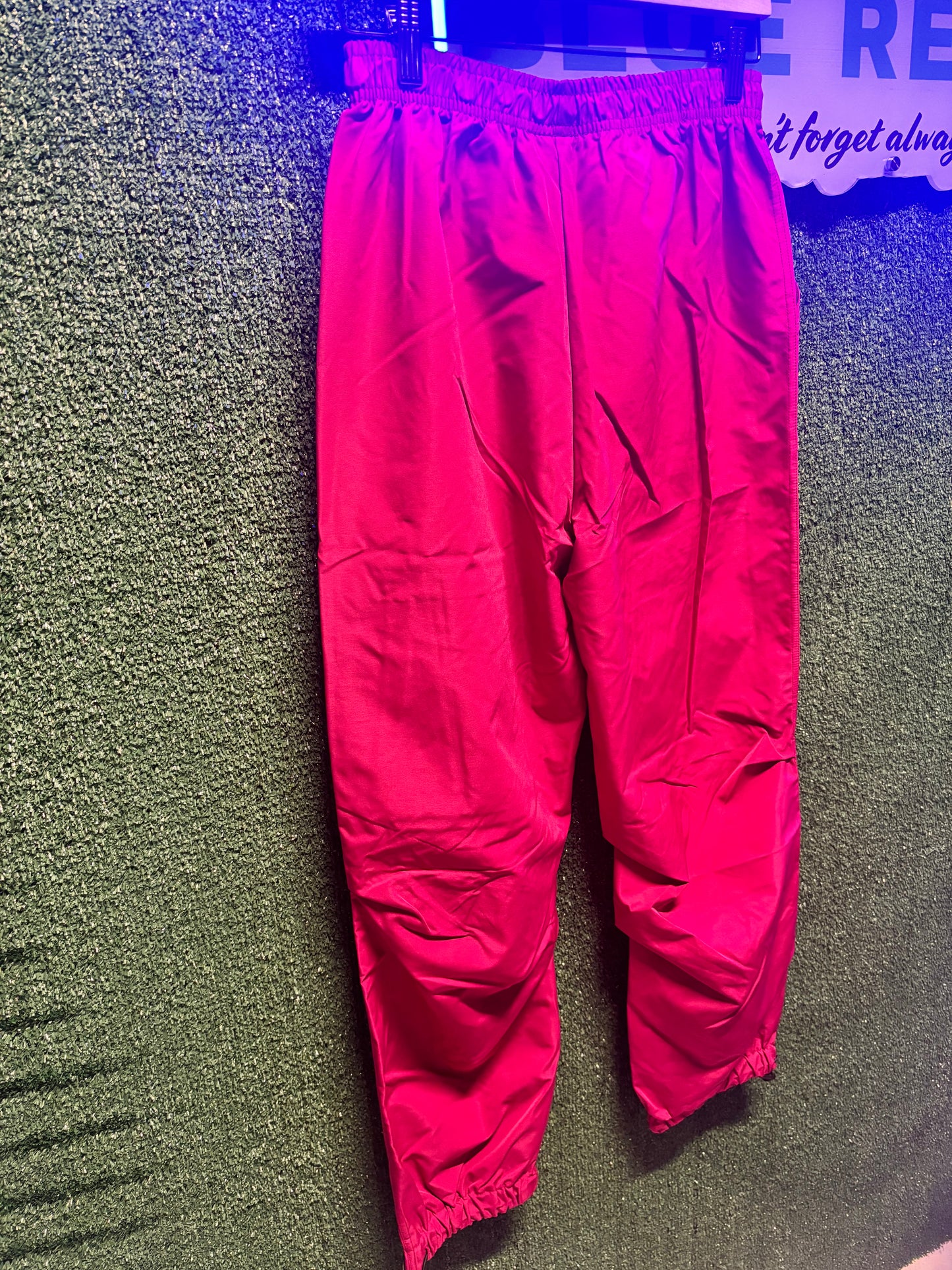 MAGENTA CARGO