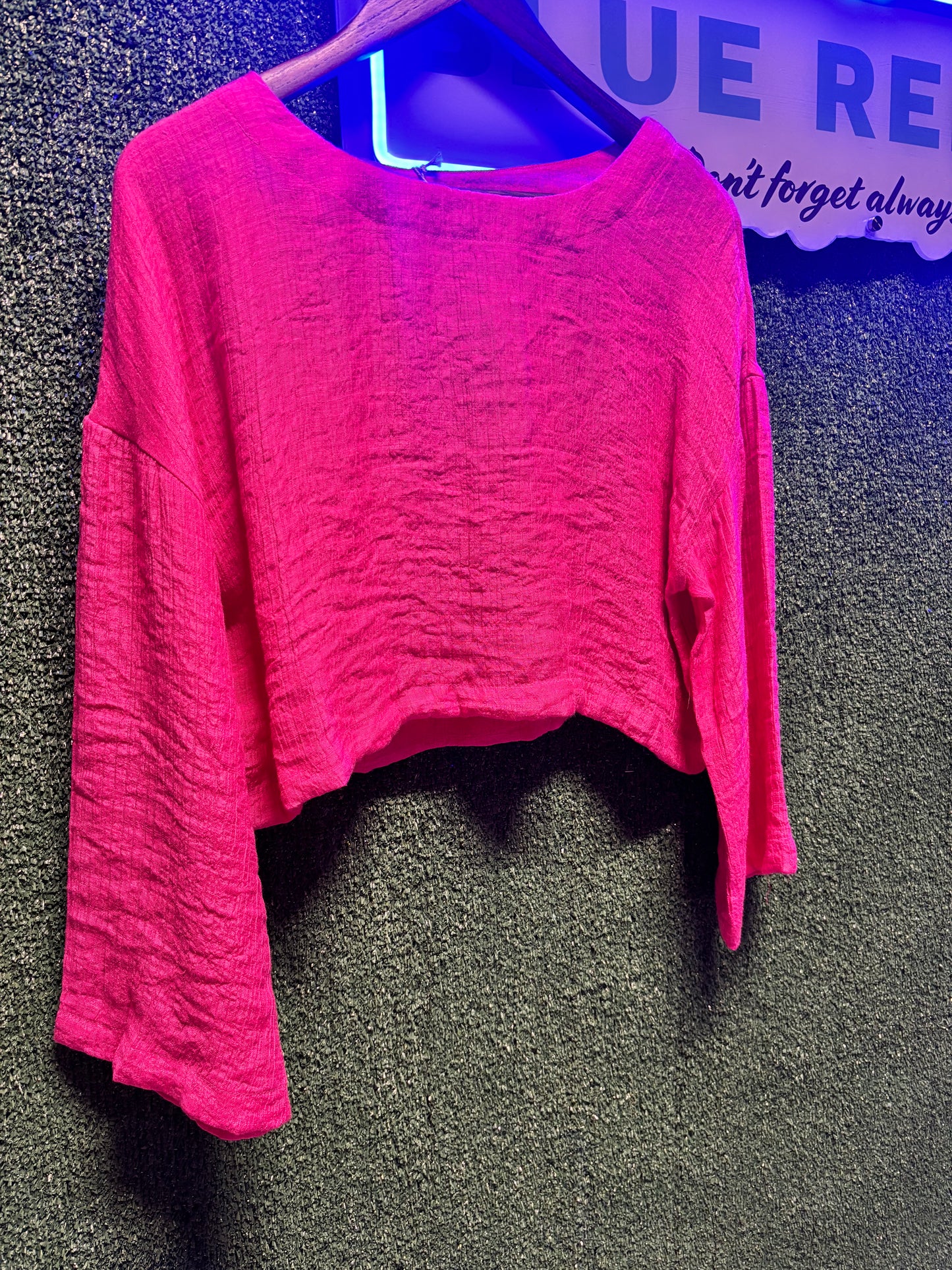 3/4 SLEEVE CROP TOP FUCHSIA