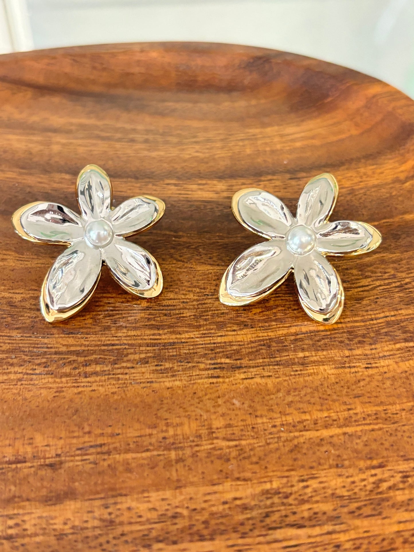 PEARL FLOWER EARRING S/S