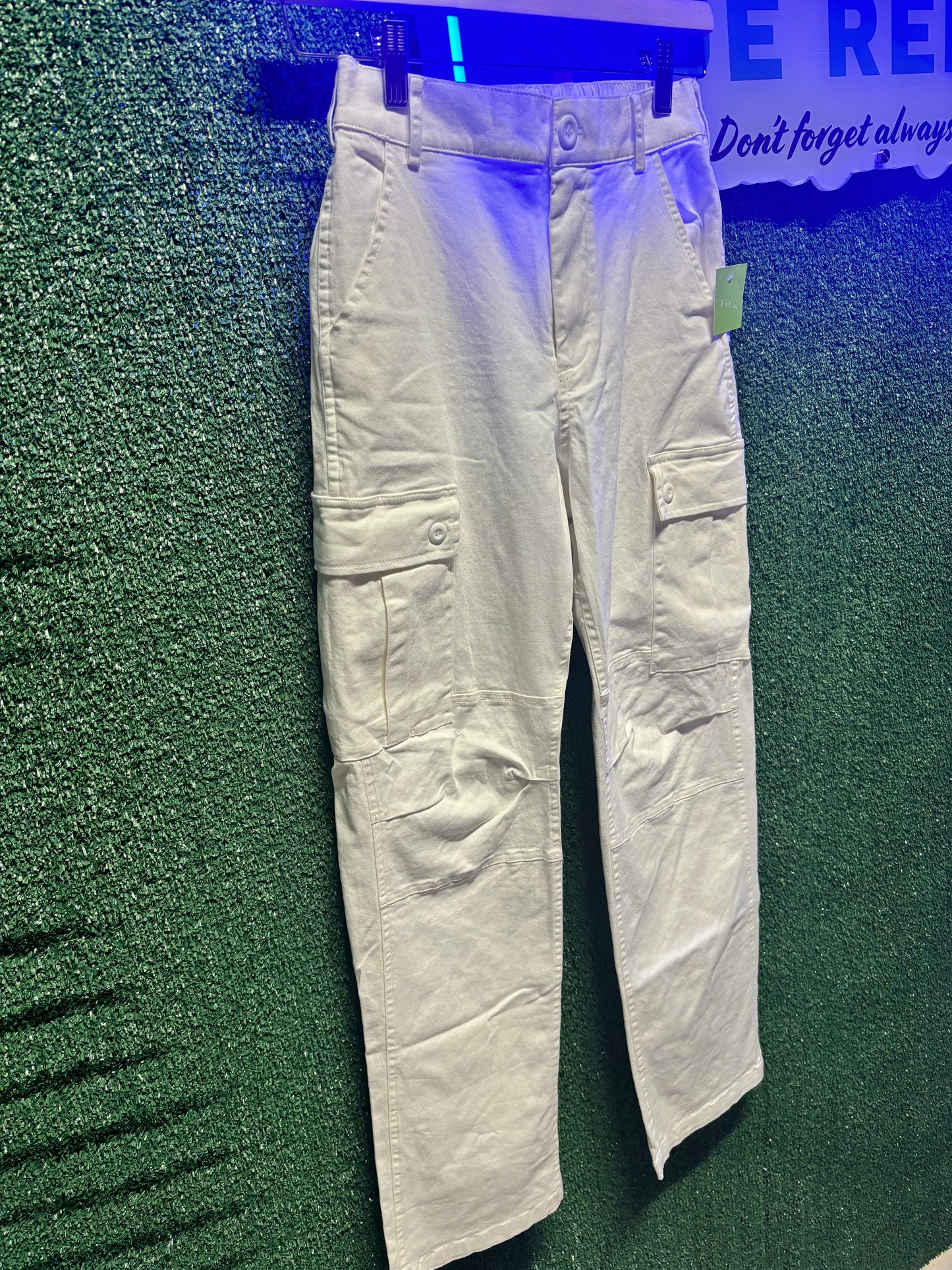 WHITE CARGO PANTS